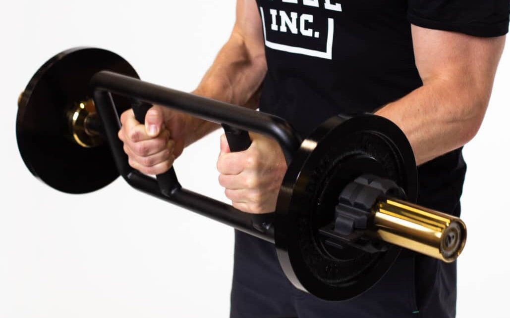 man performing hammer curls with bells of steel tricep/hammer curl bar