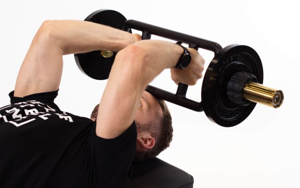 man using a tricep bar to do extensions